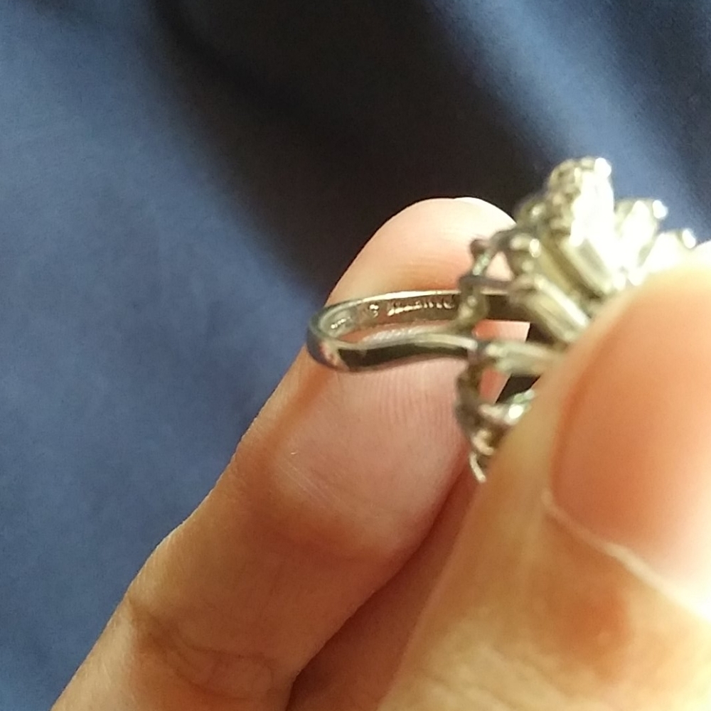 Ring - Picture 4 of 5